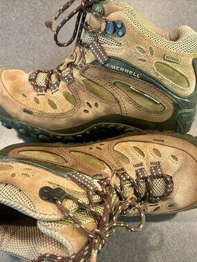 ~~Merrell Hiking Boots Women’s 8 Continuum Waterproof Vibram  SMOKE/PET FREE HOM